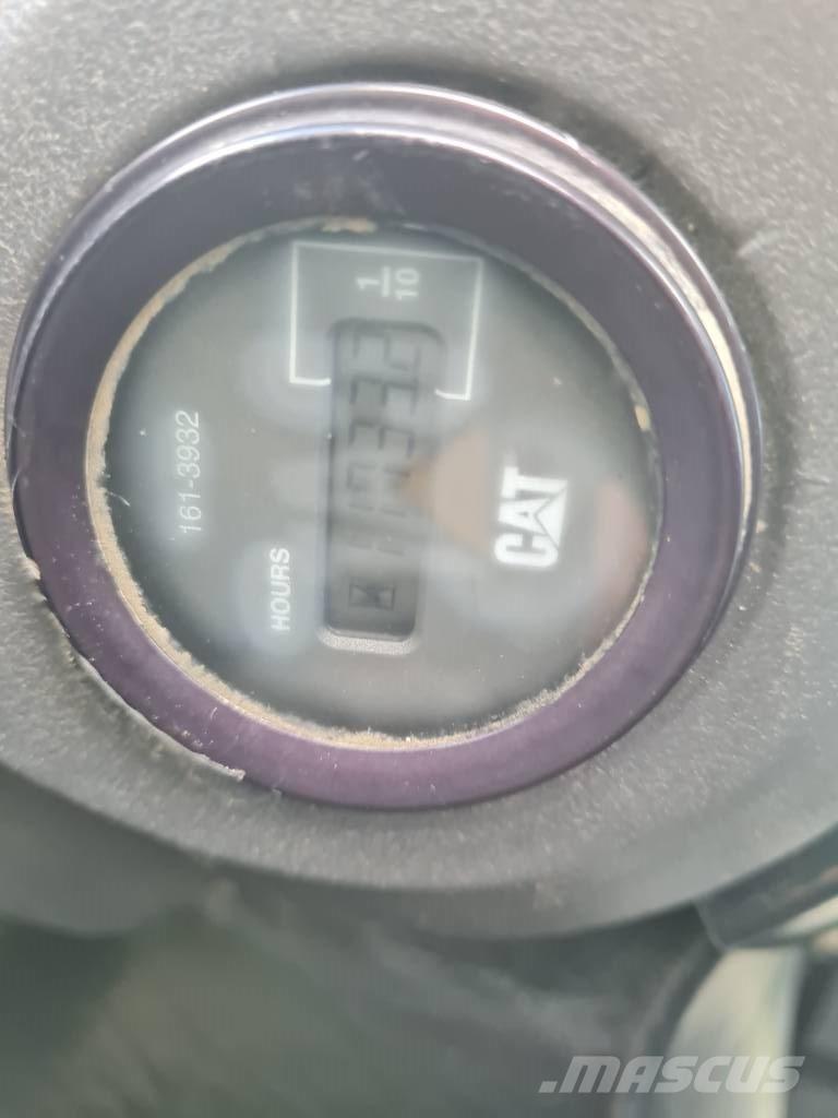 CAT 928 G Naudoti ratiniai krautuvai