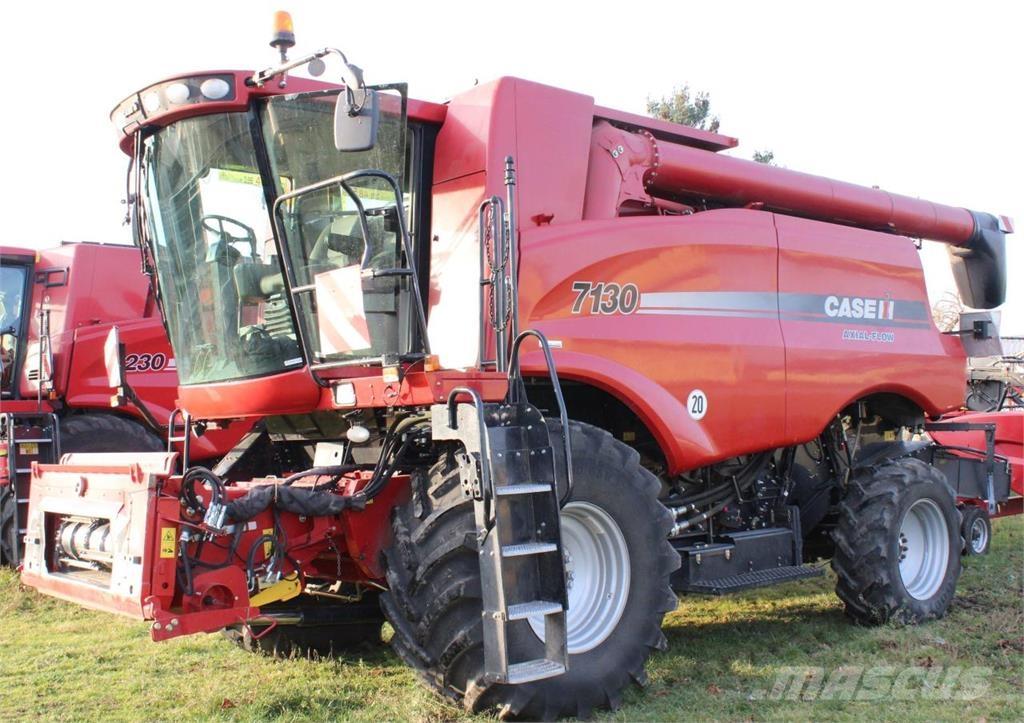 Case IH AF 7130 Derliaus nuėmimo kombainai
