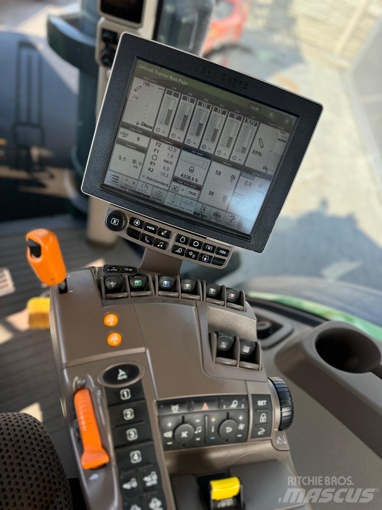 John Deere 8400 R Traktoriai