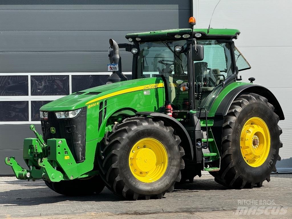 John Deere 8400 R Traktoriai