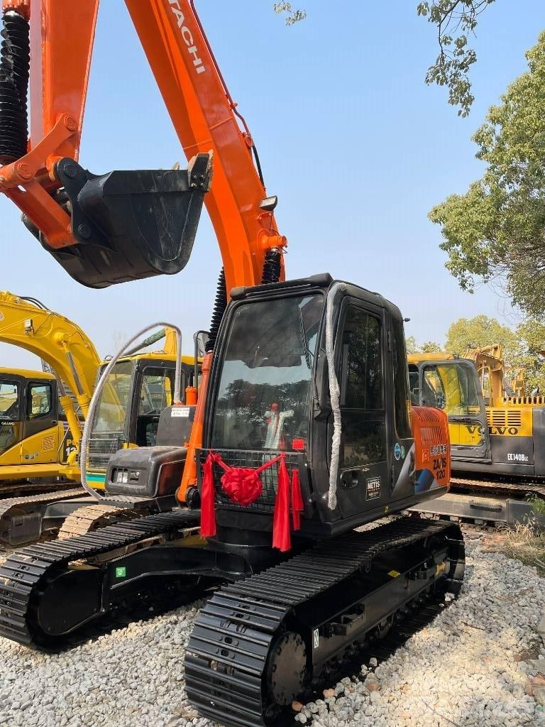 Hitachi 120 Vikšriniai ekskavatoriai