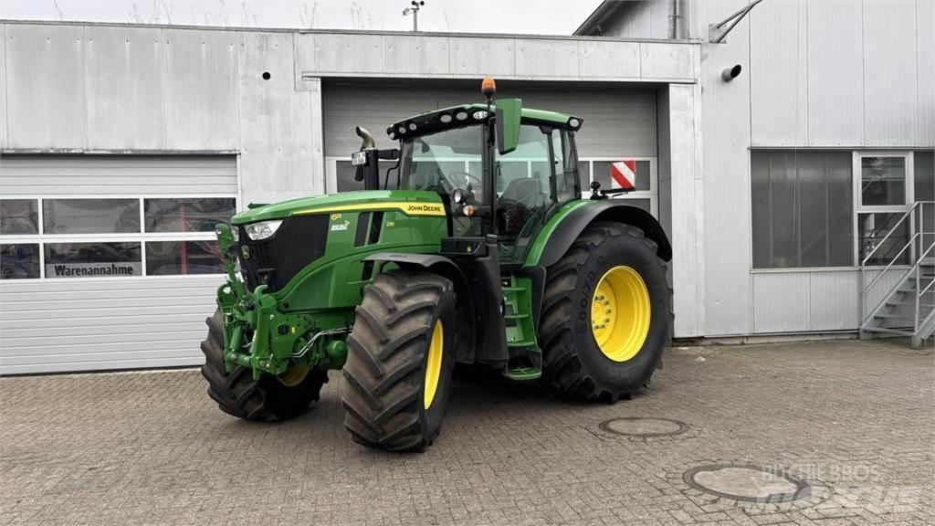 John Deere 6R215 Traktoriai