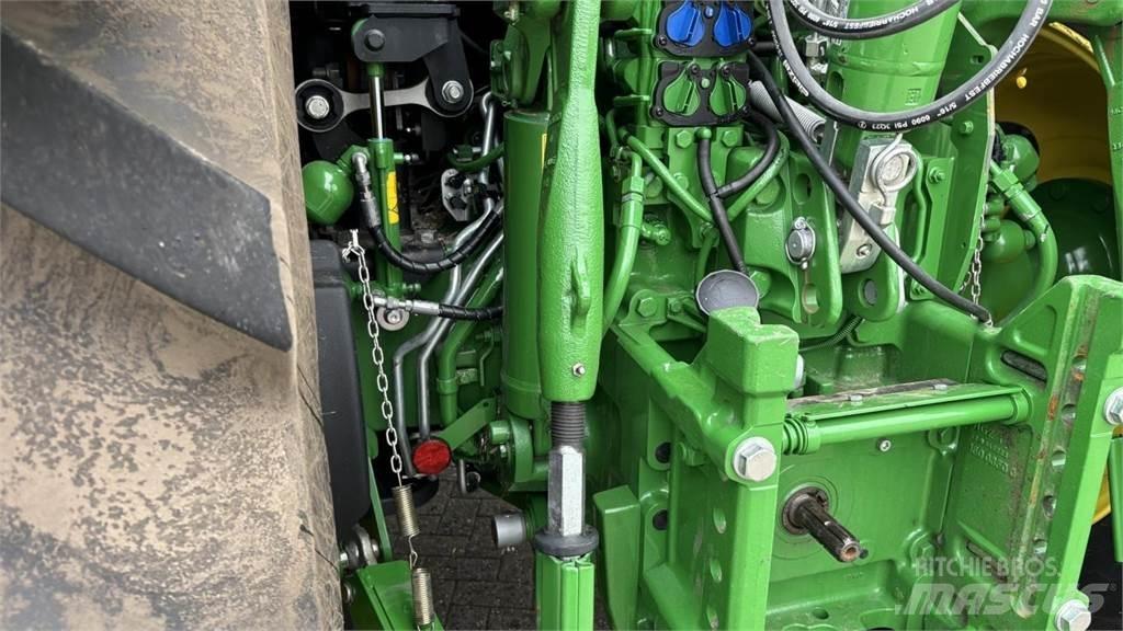 John Deere 6R215 Traktoriai