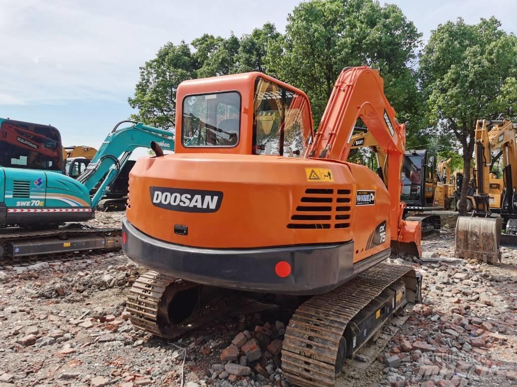Doosan DX75 Vidutinės galios ekskavatoriai 7-12 t
