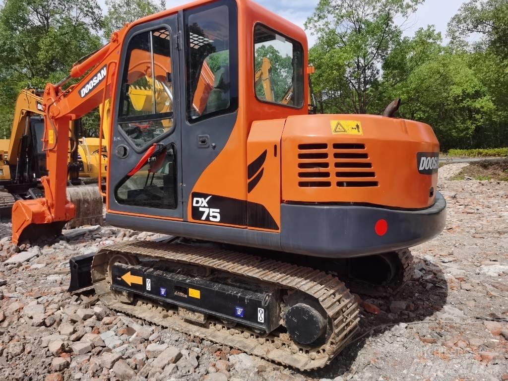 Doosan DX75 Vidutinės galios ekskavatoriai 7-12 t