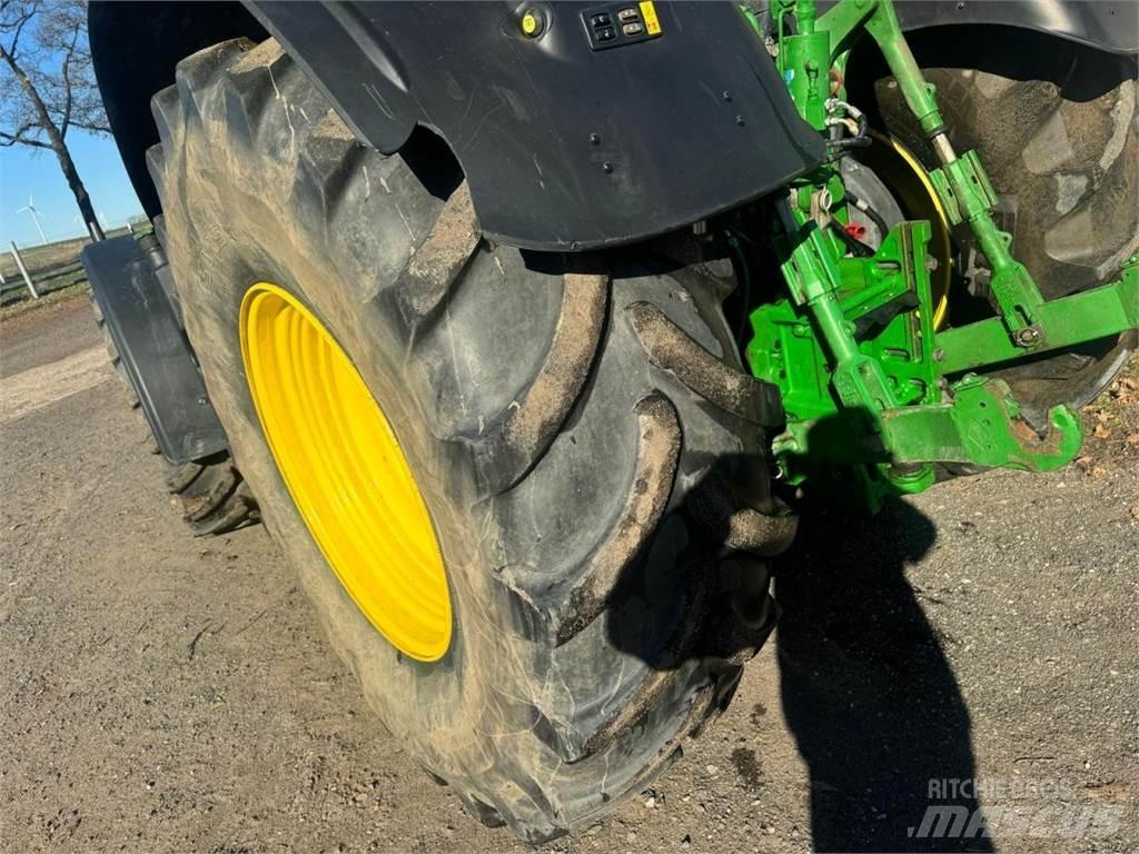 John Deere 6230R Traktoriai