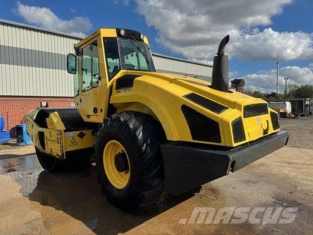 Bomag BW 213 D H-4 Vieno būgno volai