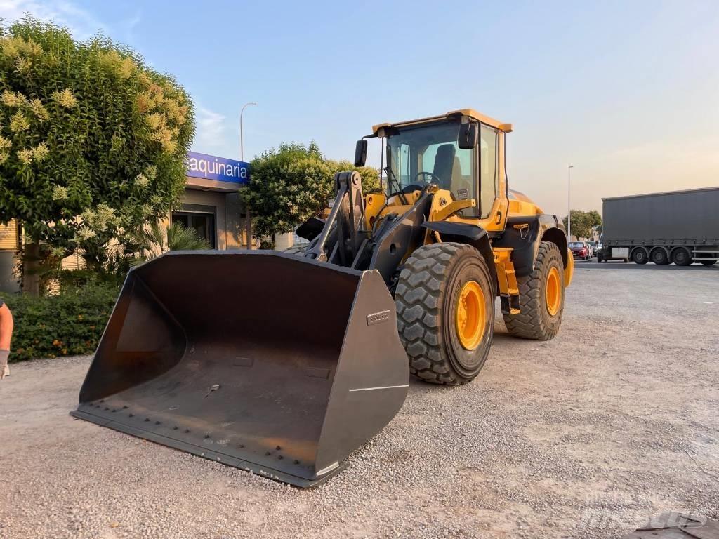 Volvo L120H Naudoti ratiniai krautuvai