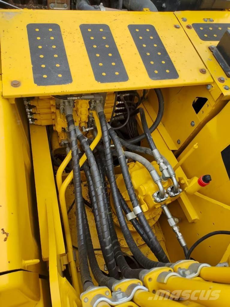 Komatsu PC 210 Vikšriniai ekskavatoriai
