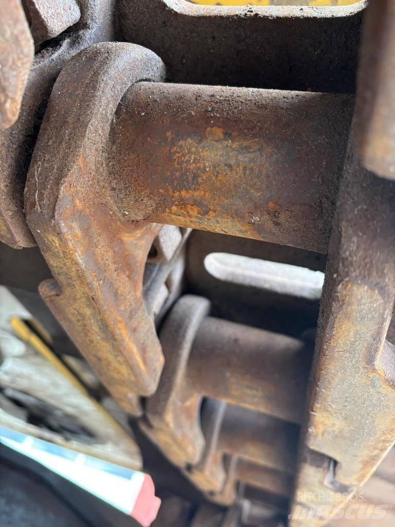 CAT 325 D L Vikšriniai ekskavatoriai