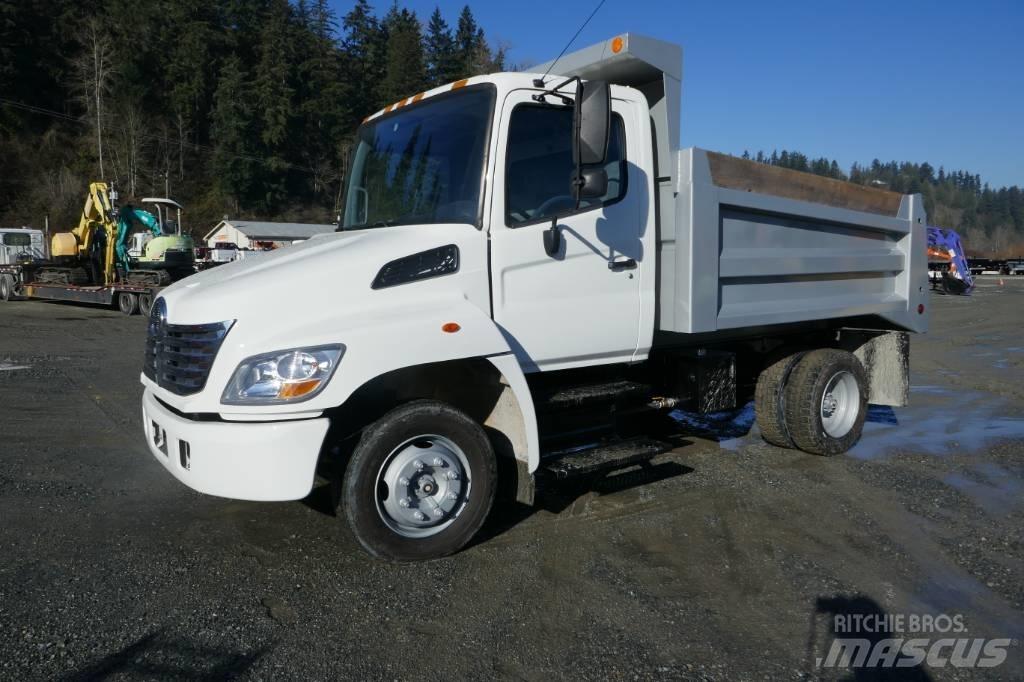 Hino 258 LP Savivarčių priekabų vilkikai