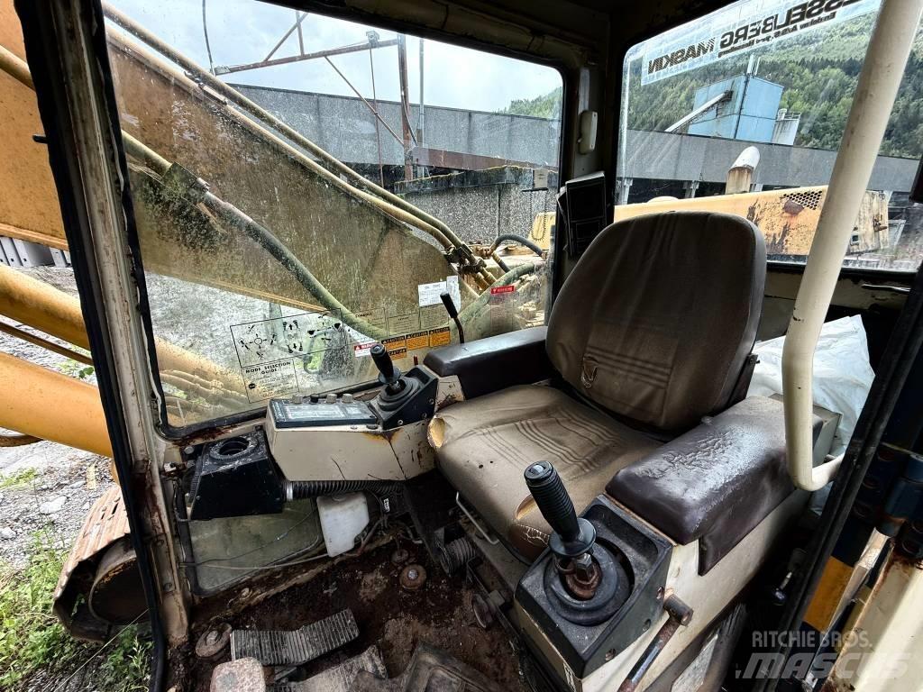 Komatsu PC 200-3 Vikšriniai ekskavatoriai