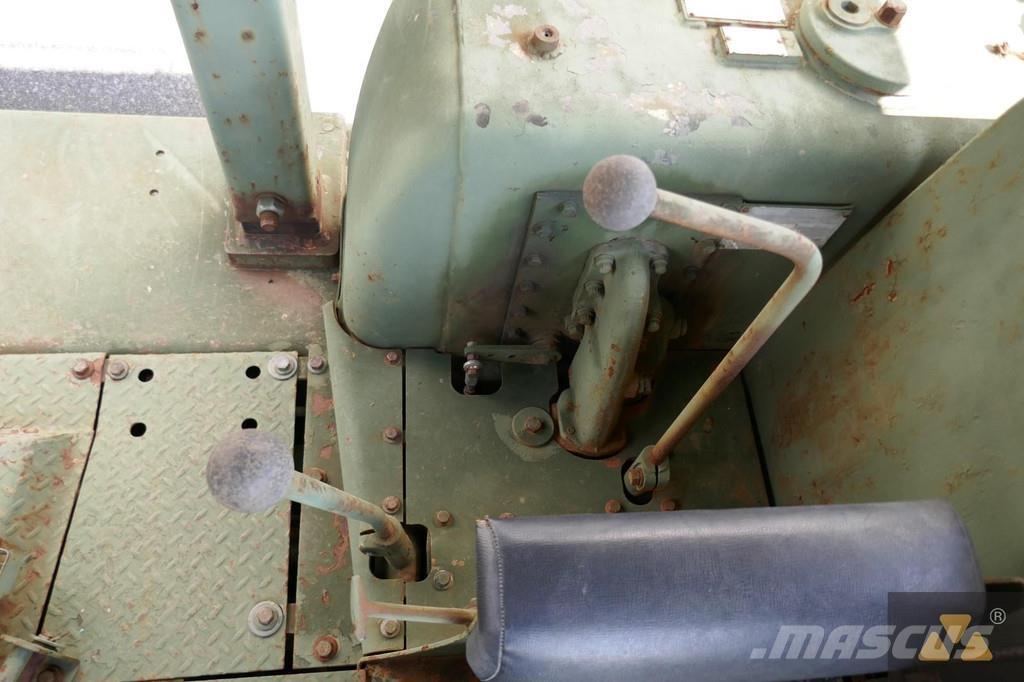 CAT D7F Ex-army Vikšriniai buldozeriai