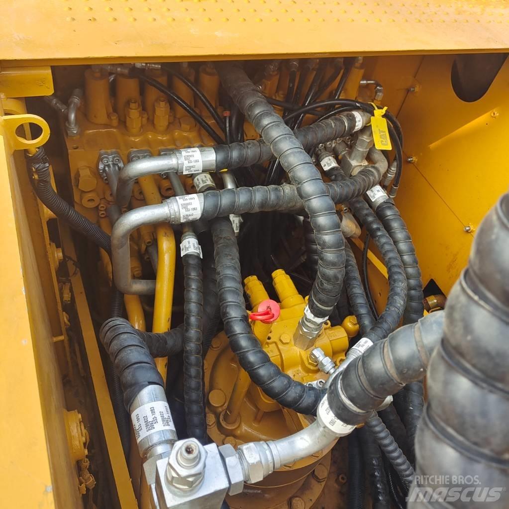 CAT 320D Vikšriniai ekskavatoriai