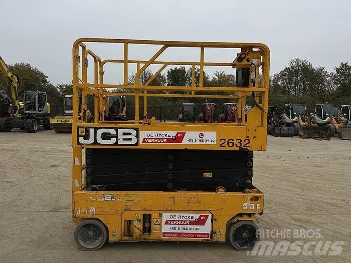 JCB S3246E Kiti keltuvai ir platformos