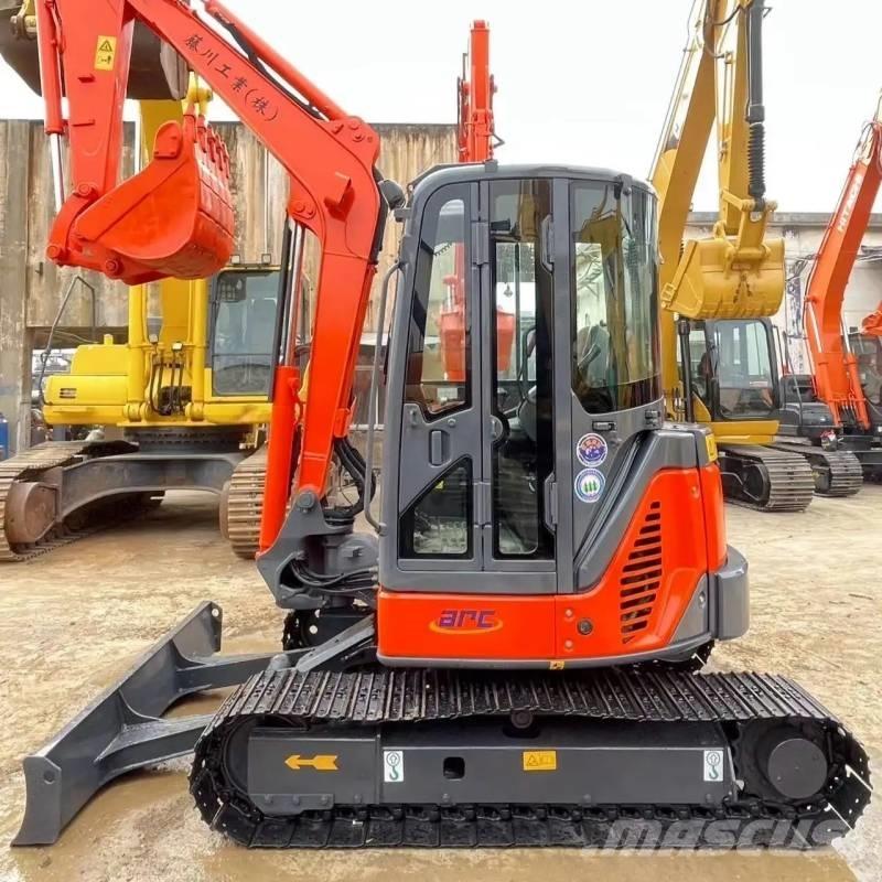 Hitachi ZX50U Mini ekskavatoriai < 7 t