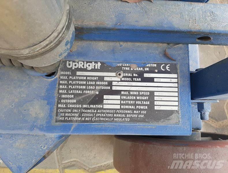 UpRight UL40AC Kiti keltuvai ir platformos