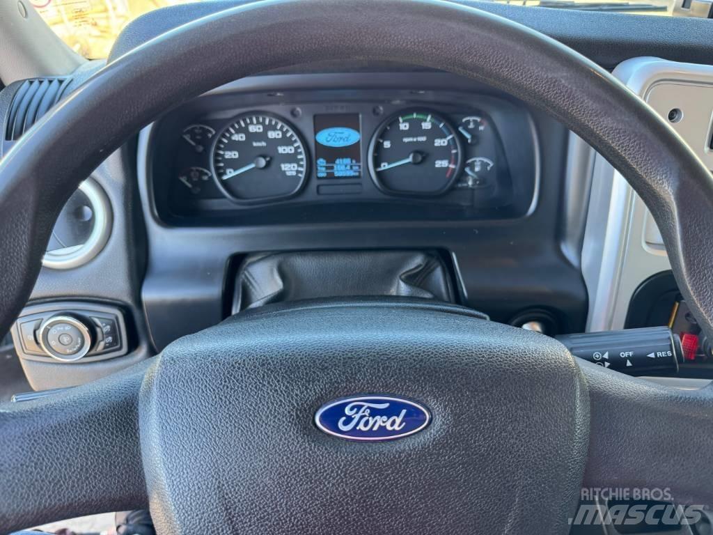 Ford Cargo Savivarčių priekabų vilkikai