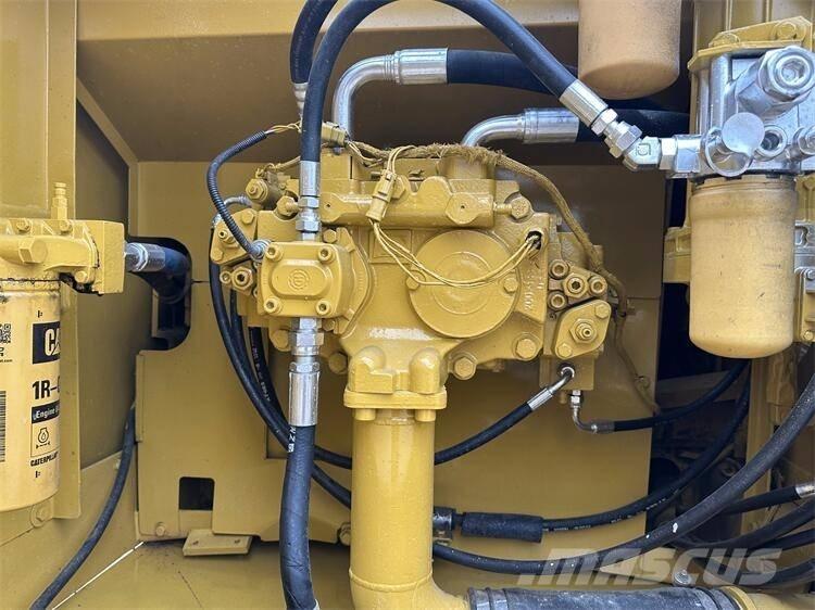 CAT 326D Vikšriniai ekskavatoriai