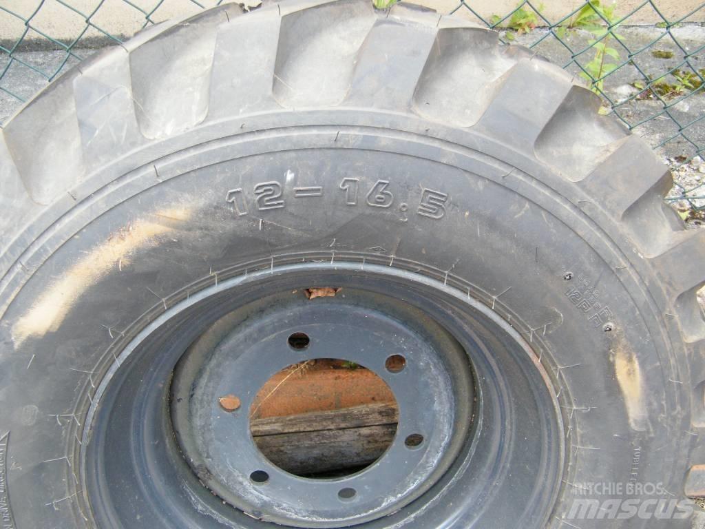 Kumho 12-16,5 Padangos, ratai ir ratlankiai