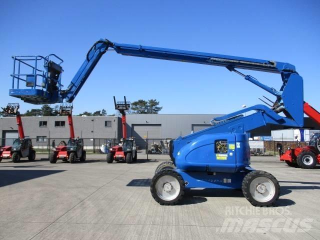 JLG 600 AJ (253) Kompaktiškas savaeigis strėlinis keltuvas