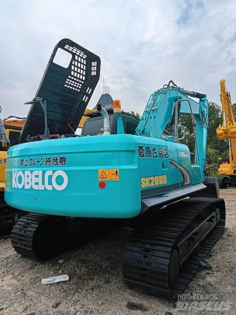 Kobelco SK 200D Vidutinės galios ekskavatoriai 7-12 t