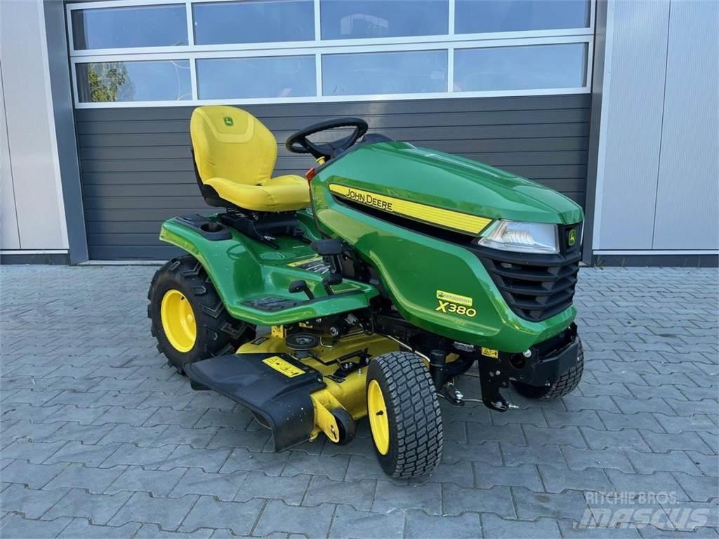 John Deere X380 Golfo laukų šienapjovės