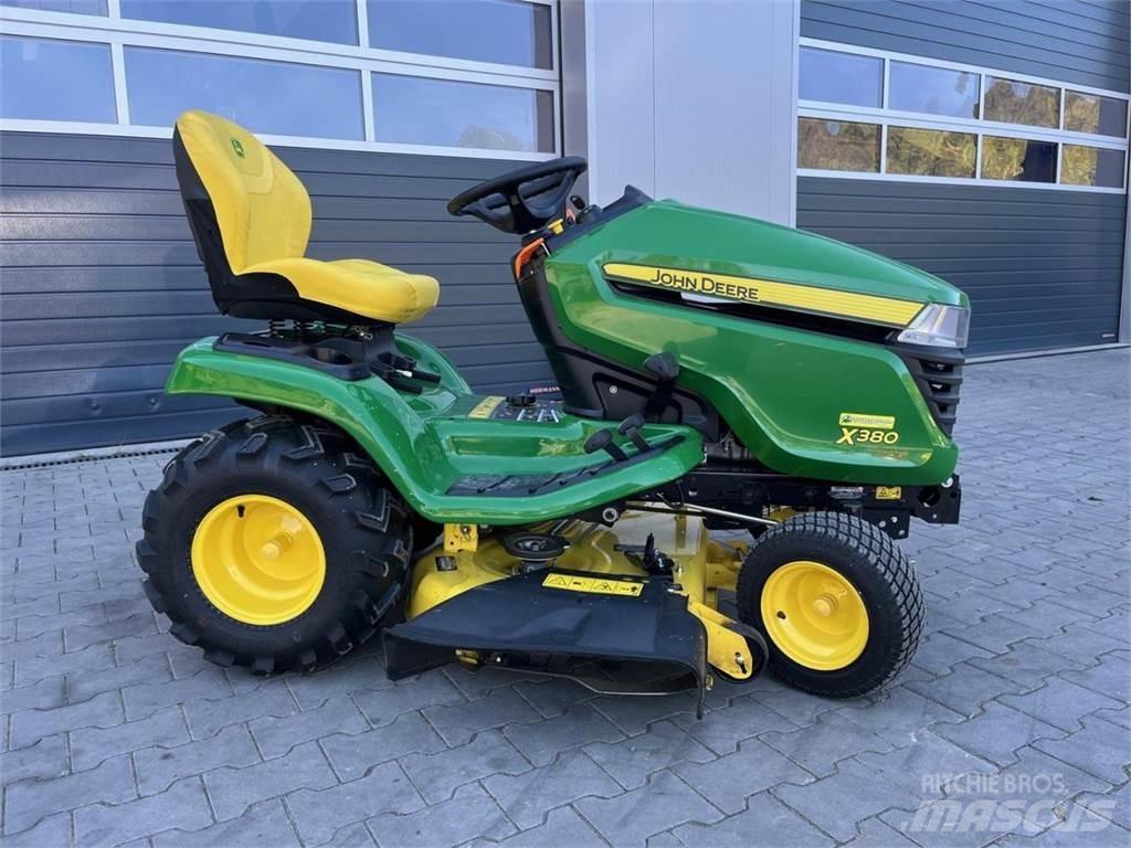 John Deere X380 Golfo laukų šienapjovės