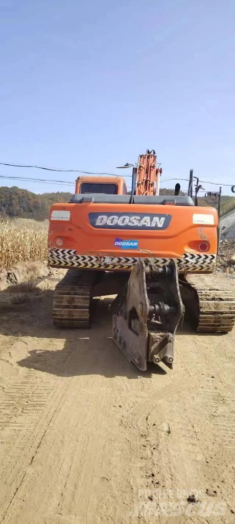 Doosan DX 225LC Vikšriniai ekskavatoriai