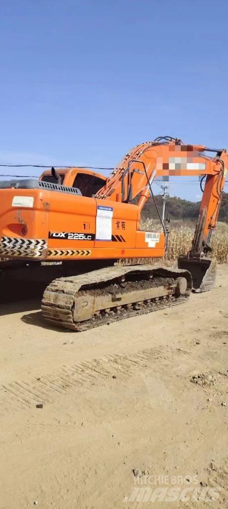 Doosan DX 225LC Vikšriniai ekskavatoriai
