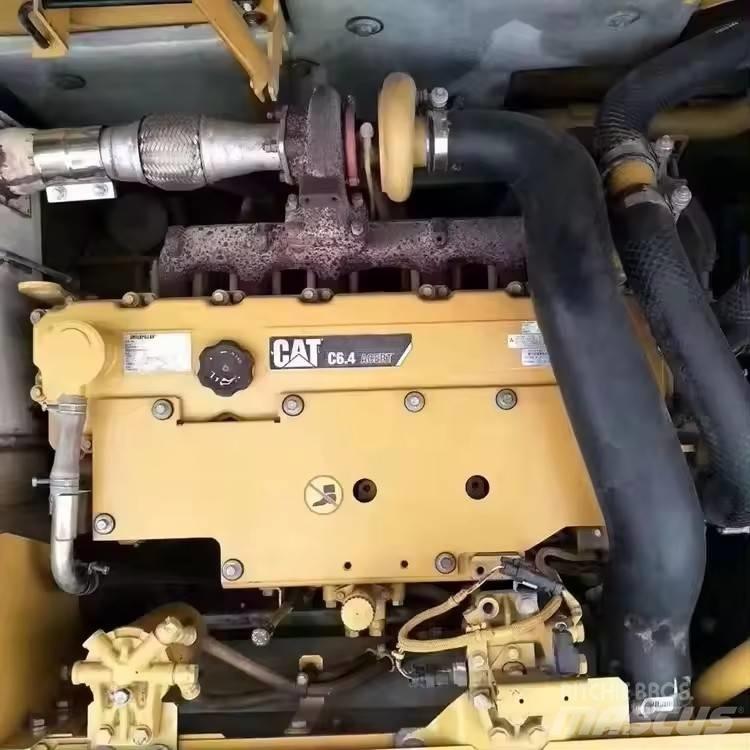 CAT 325 D Vikšriniai ekskavatoriai
