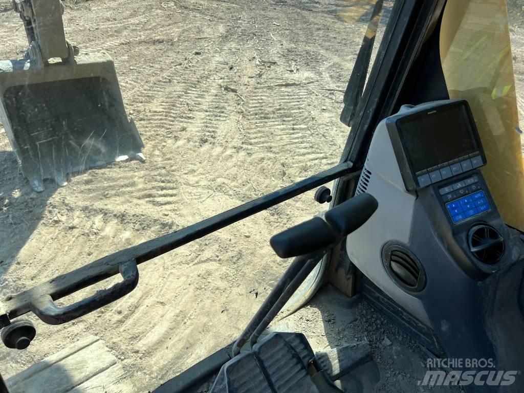 Komatsu PC240LC-10 Vikšriniai ekskavatoriai