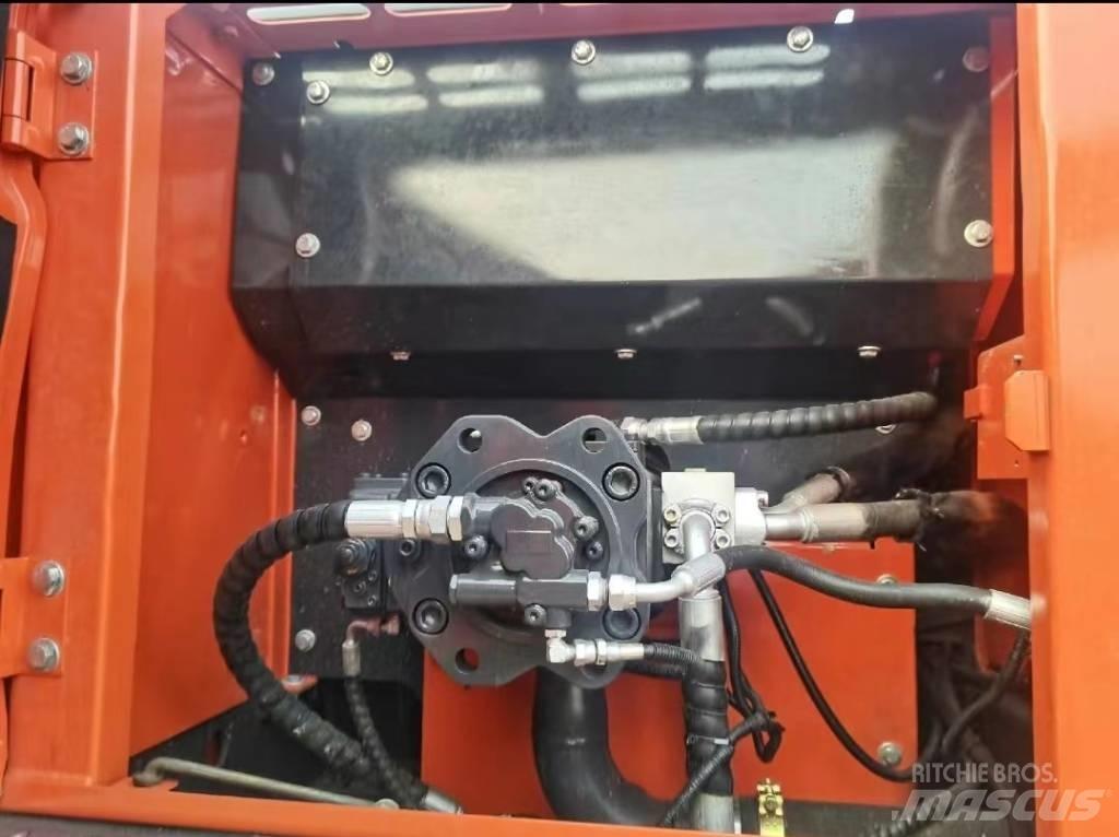 Doosan DX225 Vikšriniai ekskavatoriai