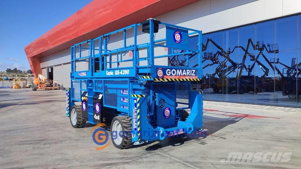 Genie GS 4390 RT Žirkliniai keltuvai