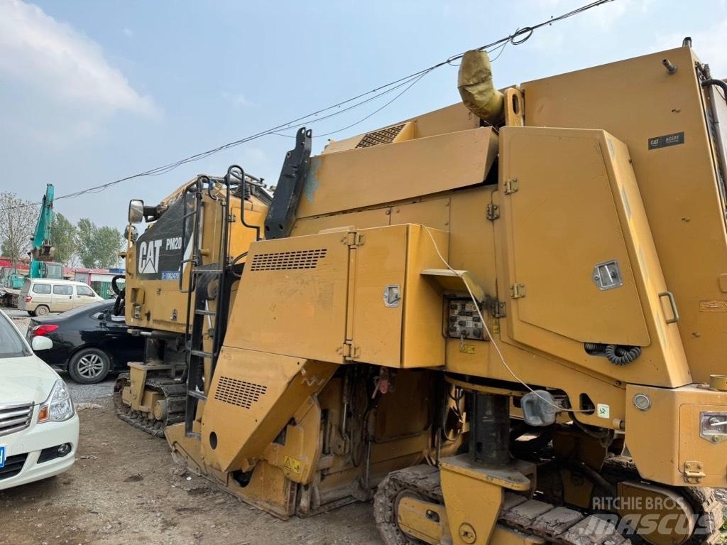 CAT PM 200 Asfalto šalto frezavimo technika