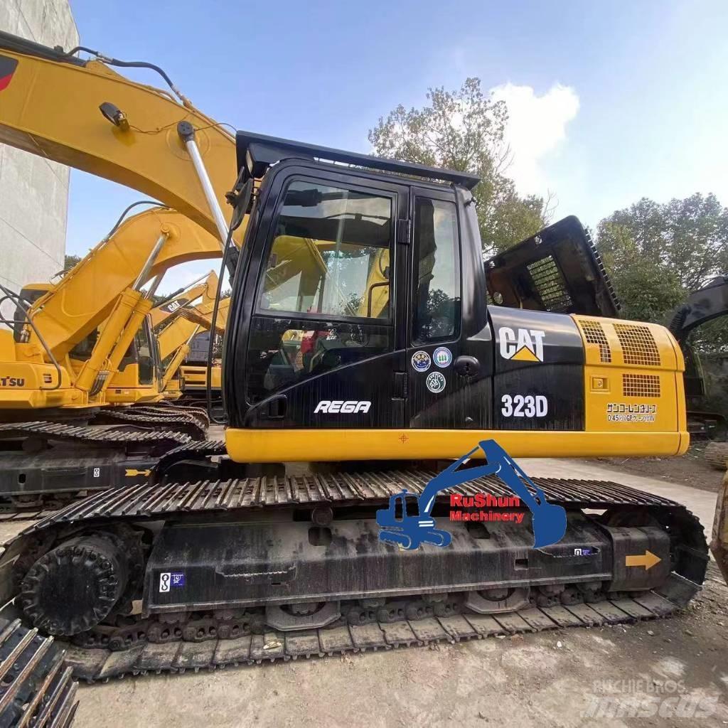 CAT 323D Vikšriniai ekskavatoriai
