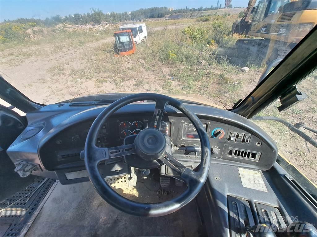 CAT 730 Važiuoklė su kabina
