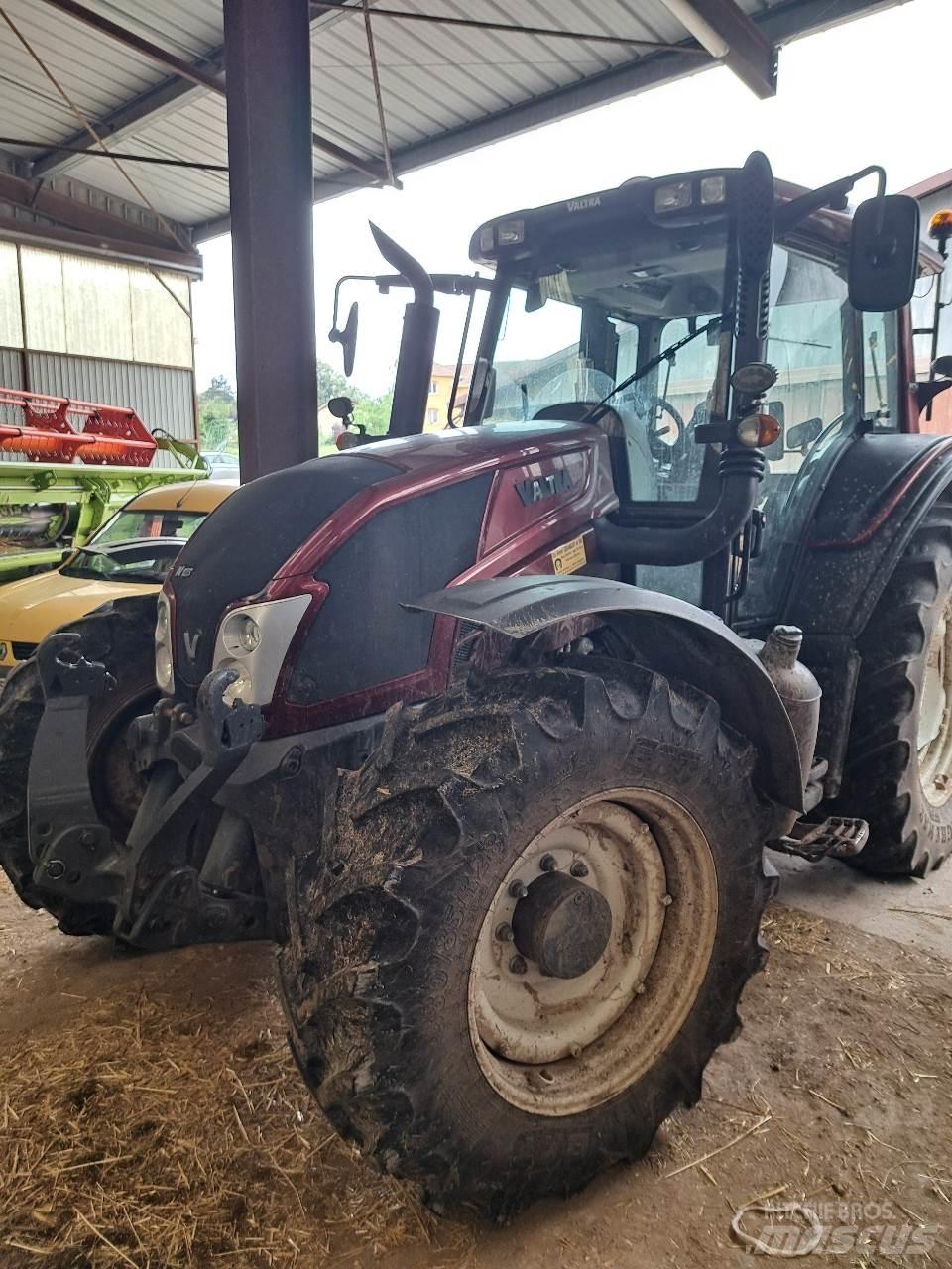Valtra N123 Traktoriai