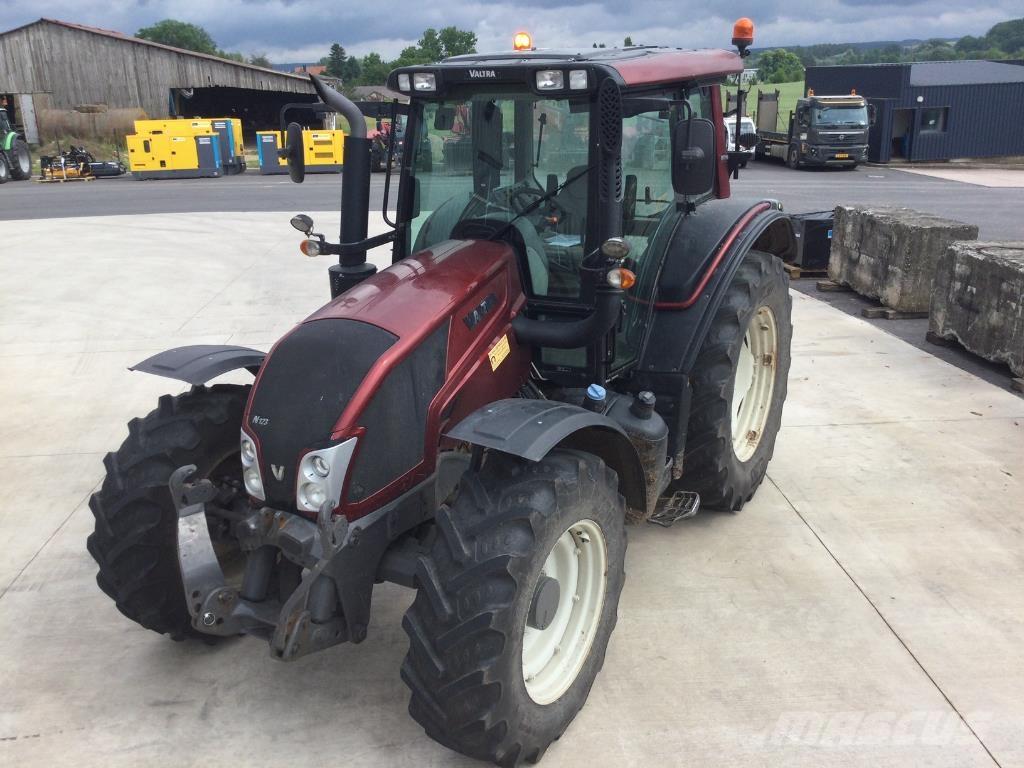 Valtra N123 Traktoriai