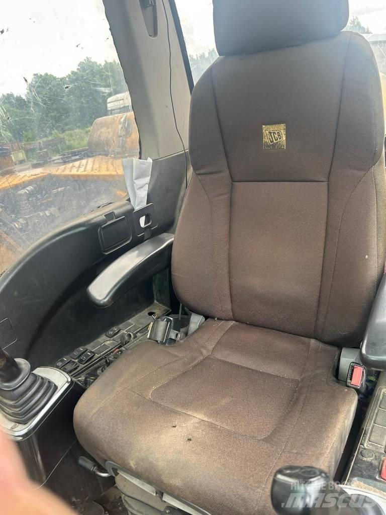 JCB JS 130 LC Vikšriniai ekskavatoriai