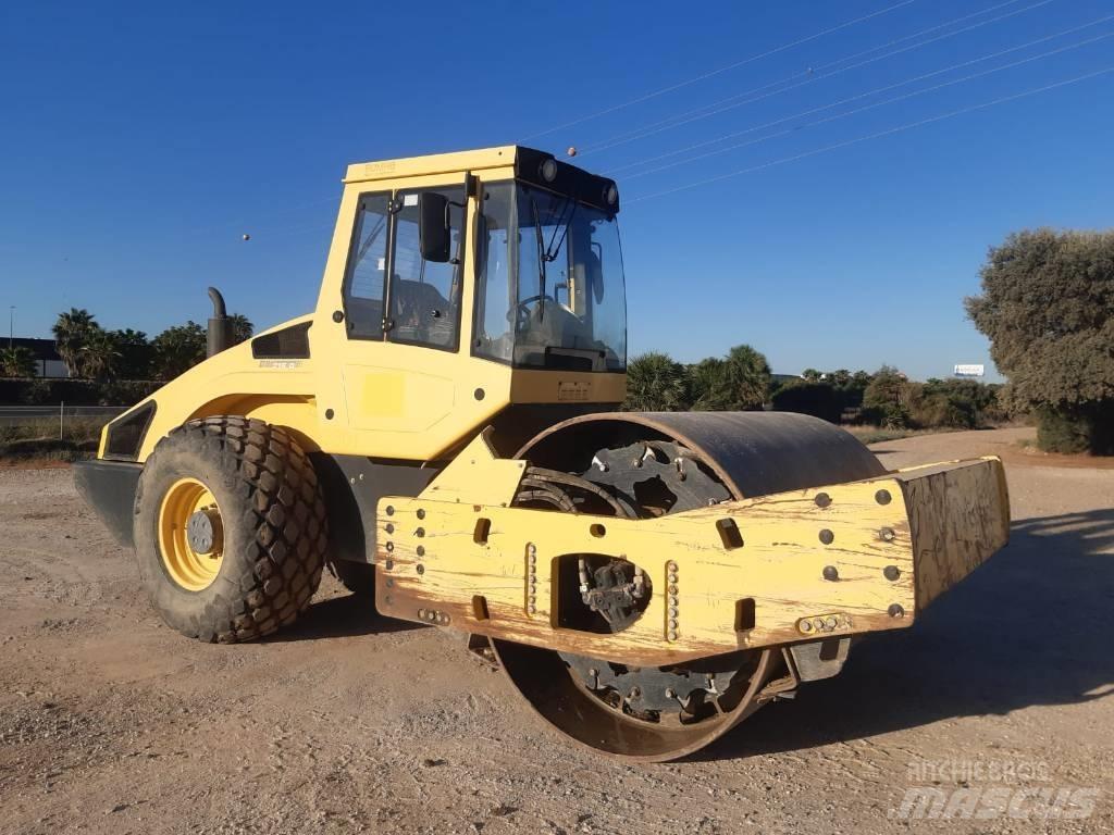 Bomag BW 216 D-4 Gruntiniai volai