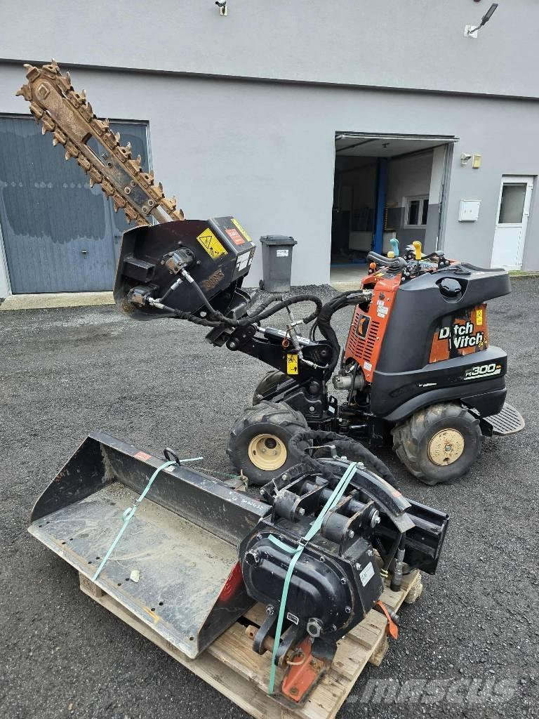 Ditch Witch R300 Tranšėjų ekskavatoriai