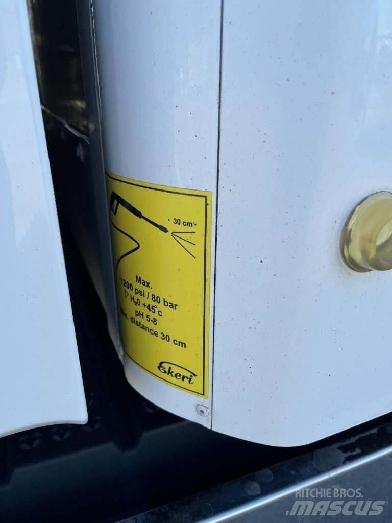 Scania R590 Sunkvežimiai su dengtu kėbulu