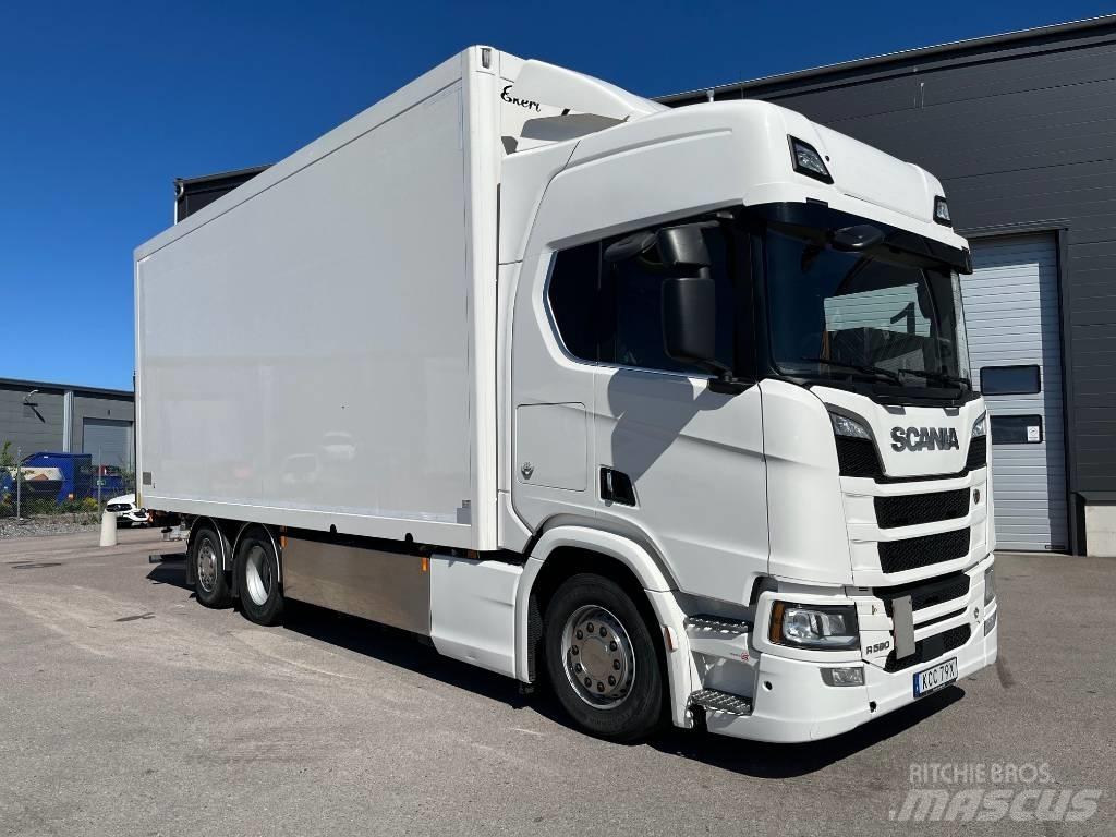 Scania R590 Sunkvežimiai su dengtu kėbulu