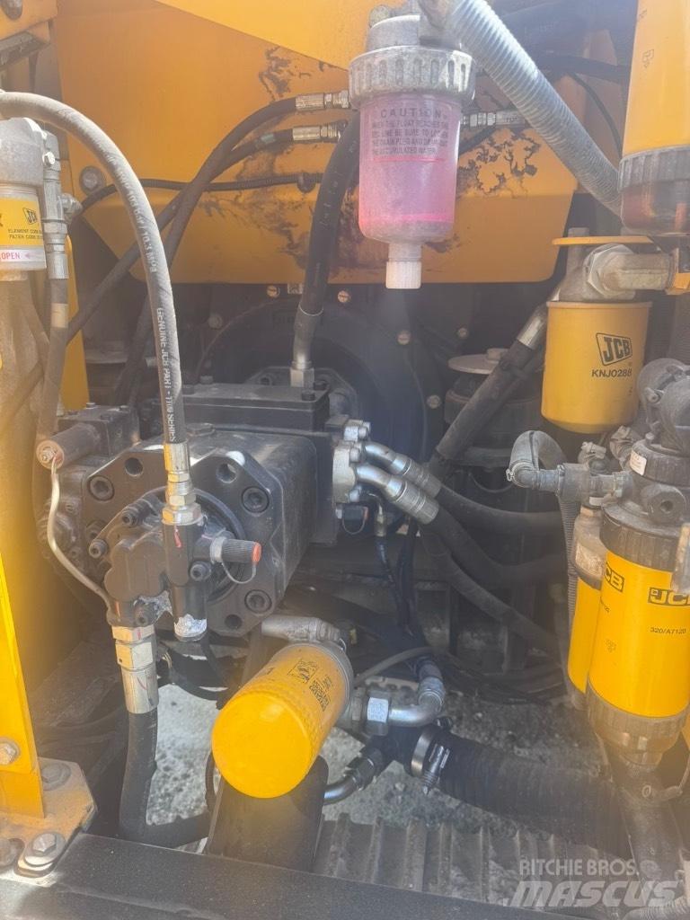 JCB JS 131 LC Vikšriniai ekskavatoriai