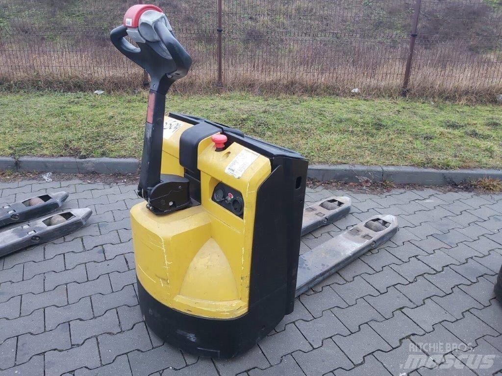 Yale MP16 Elektriniai šakiniai krautuvai