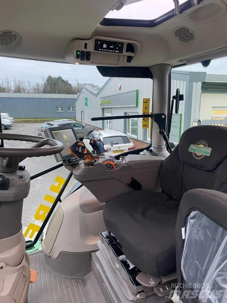 John Deere 6R215 Traktoriai