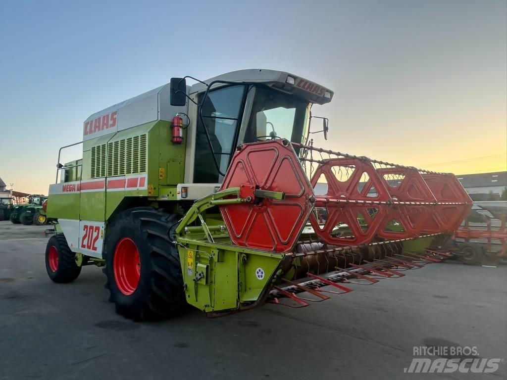 CLAAS Mega 202 Derliaus nuėmimo kombainai