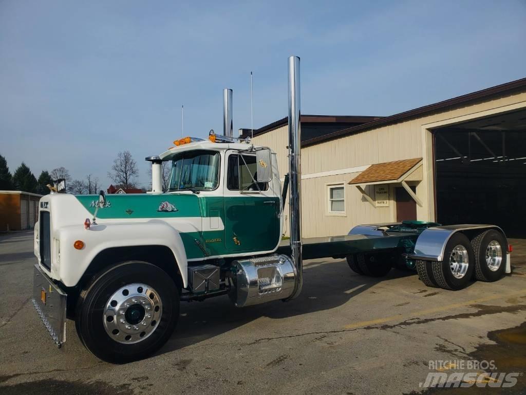 Mack R700 Važiuoklė su kabina