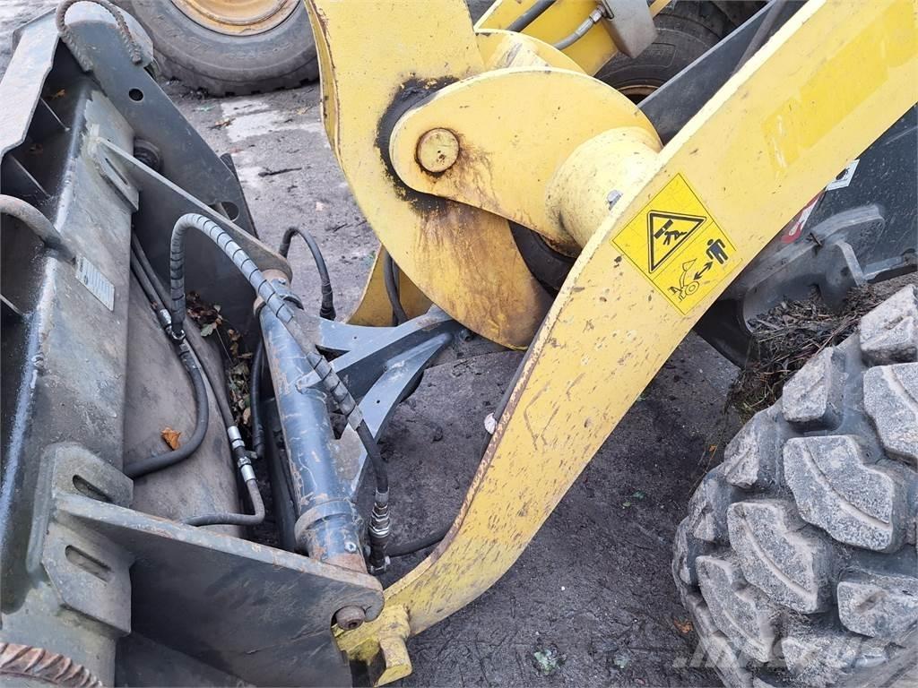 Komatsu WA 70 4X4 Statyba - Kita